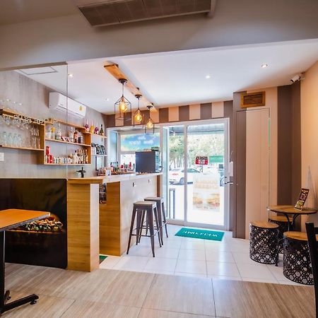 Time Out Hotel Patong Екстер'єр фото