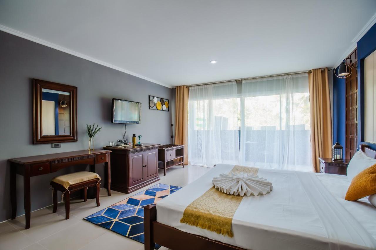 Time Out Hotel Patong Екстер'єр фото