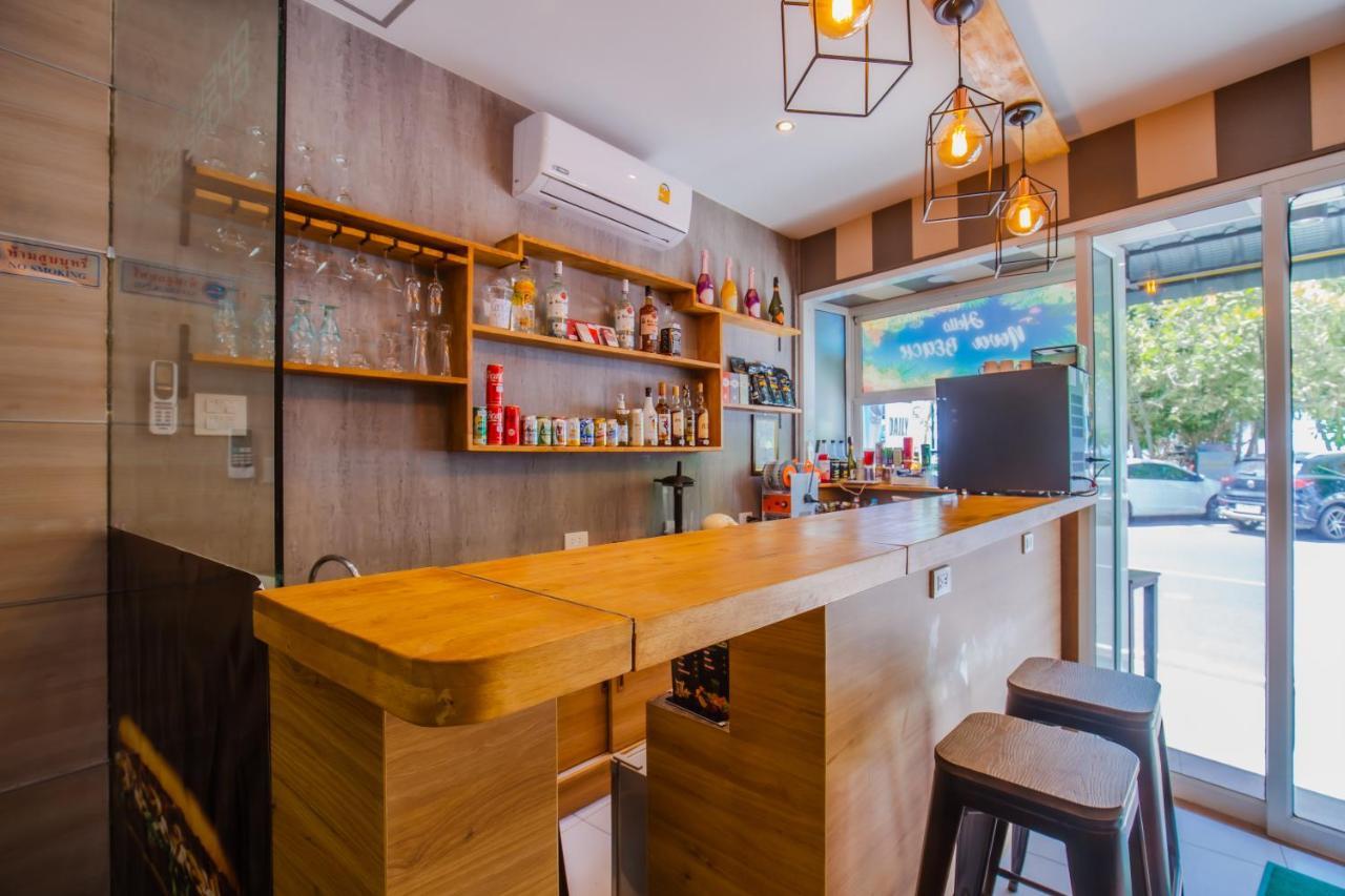 Time Out Hotel Patong Екстер'єр фото