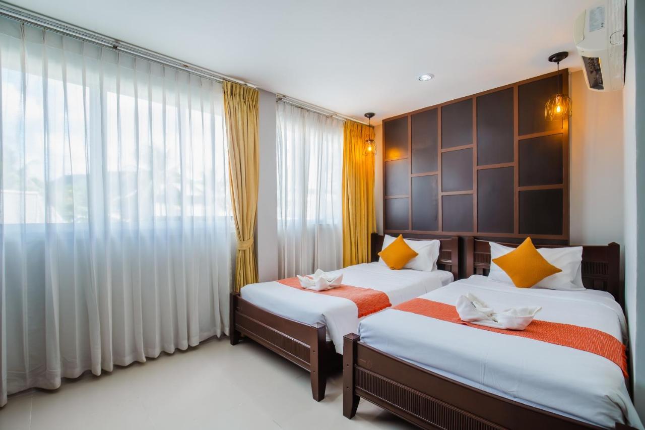 Time Out Hotel Patong Екстер'єр фото
