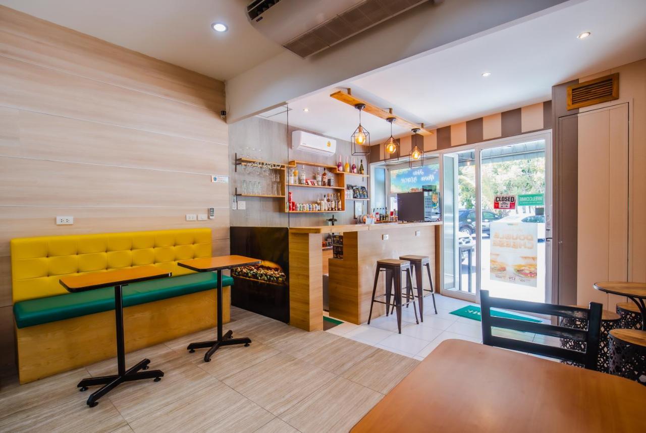 Time Out Hotel Patong Екстер'єр фото