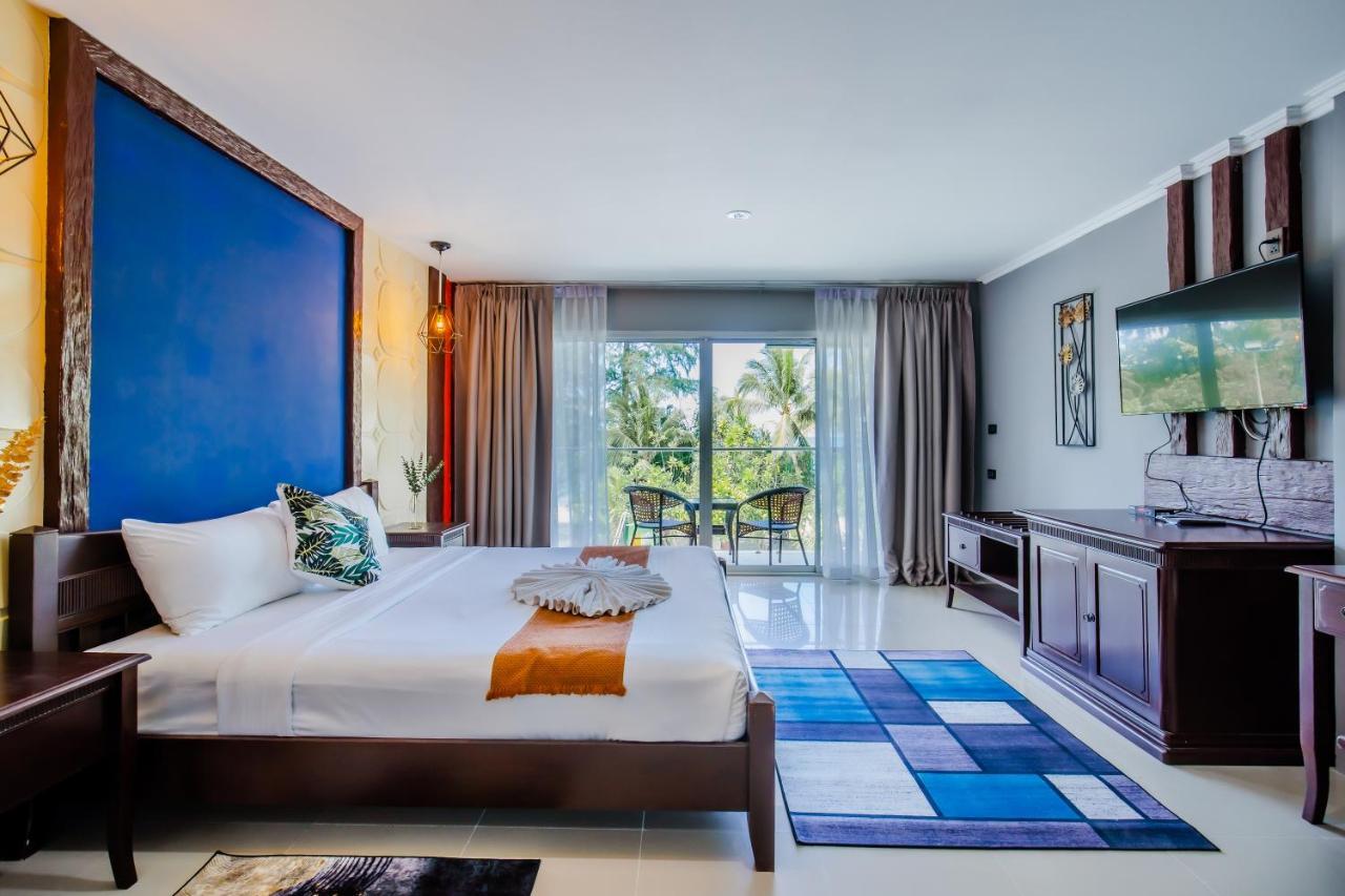 Time Out Hotel Patong Екстер'єр фото