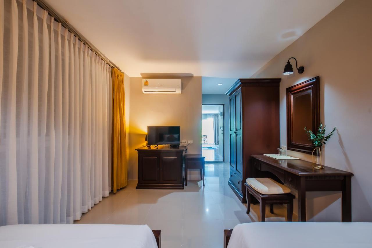 Time Out Hotel Patong Екстер'єр фото