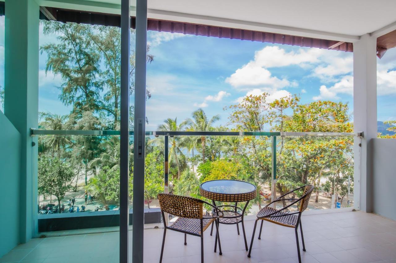 Time Out Hotel Patong Екстер'єр фото